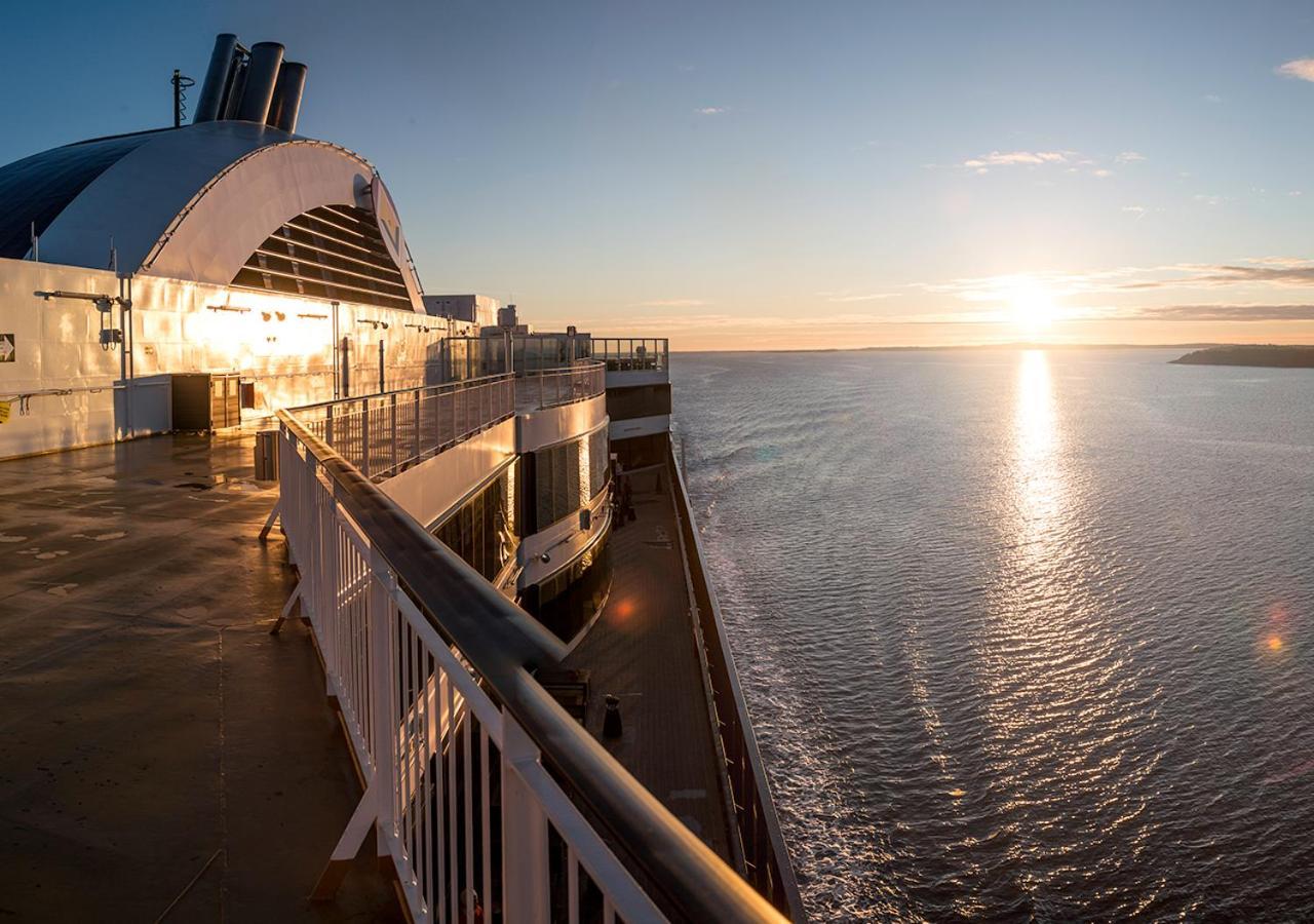 Viking Line Ferry Viking Grace - One-Way Journey From Turku To Stockholm Hotel ภายนอก รูปภาพ