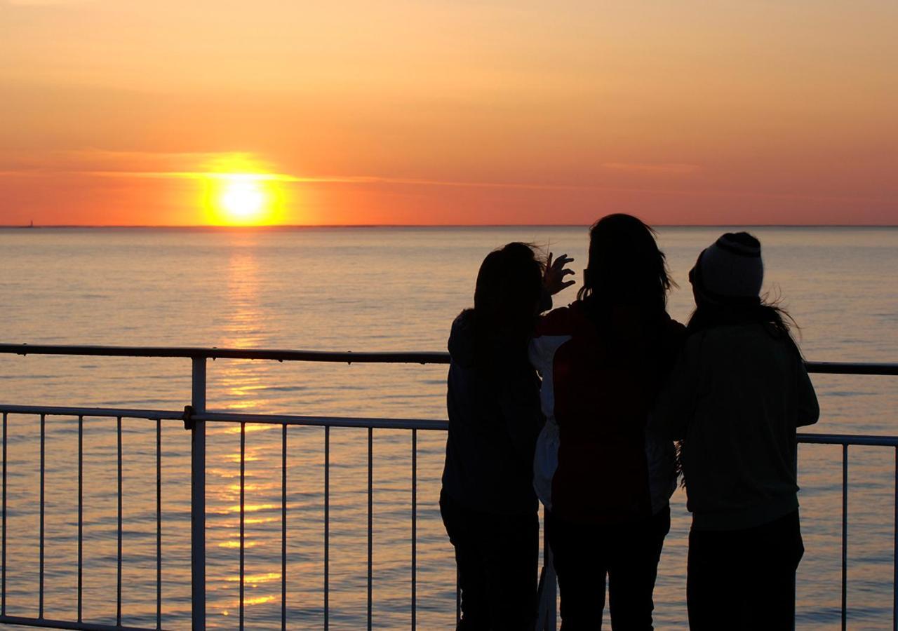 Viking Line Ferry Viking Grace - One-Way Journey From Turku To Stockholm Hotel ภายนอก รูปภาพ
